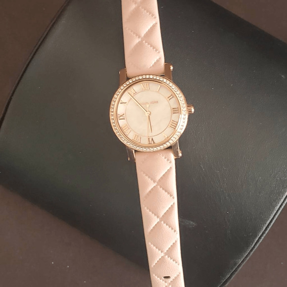 Michael Kors Women's Petite Norie Mother of Pearl Dial Watch MK2683 NWOT - Picture 2 of 10